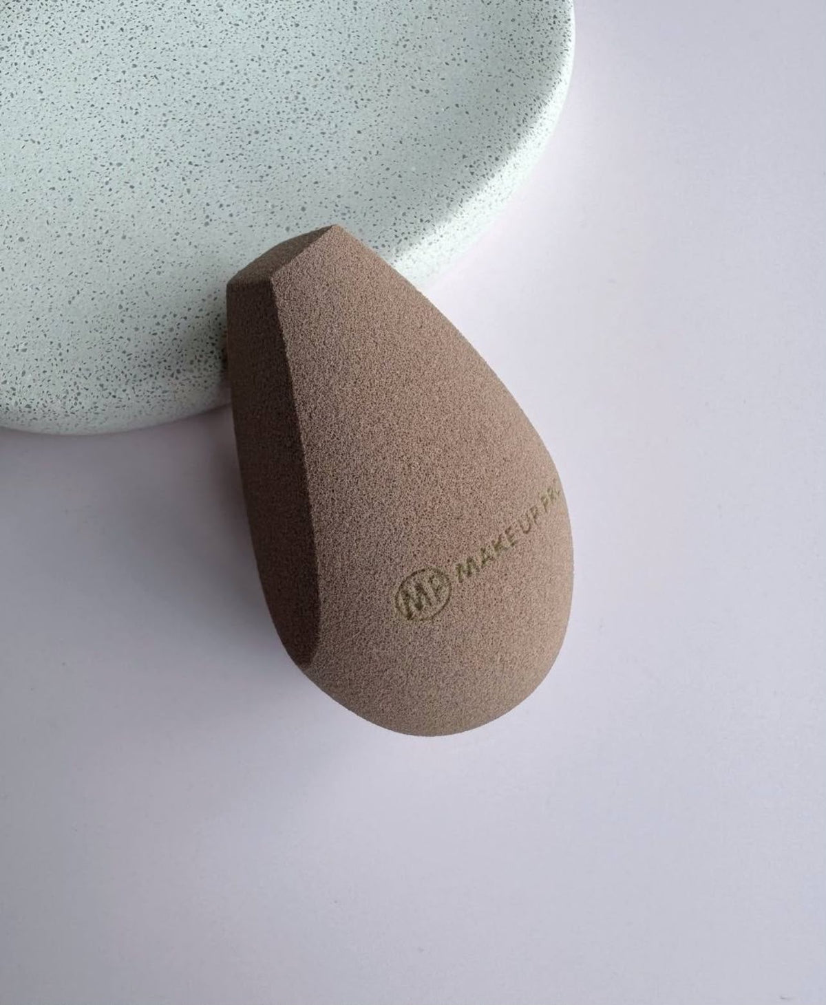 MAKEUP PRO BLENDER SPONGE Makeup Pro