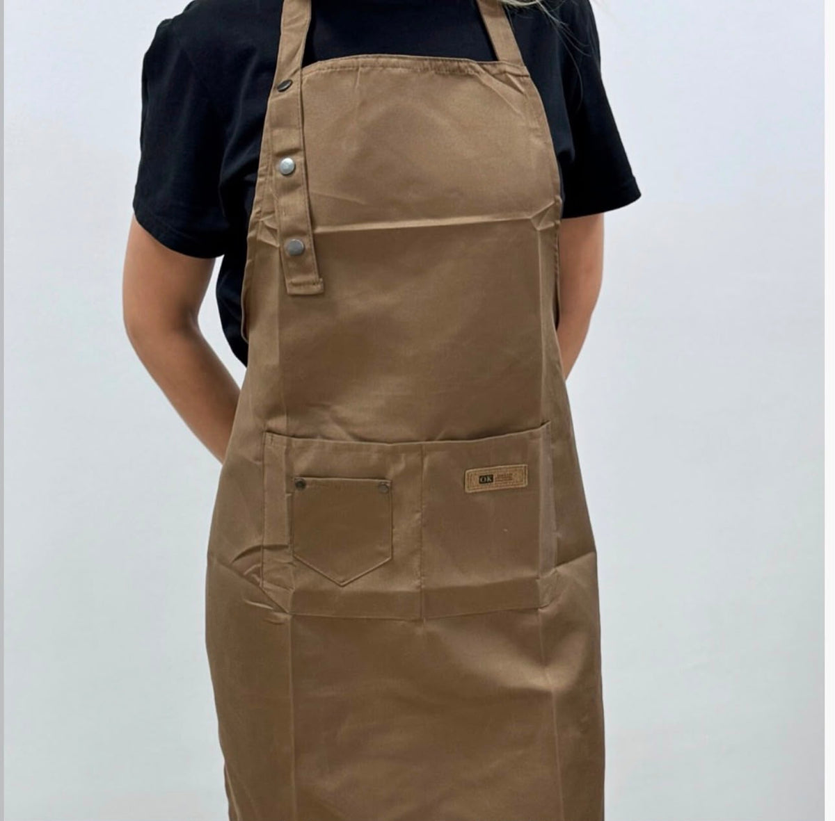 PROFESSIONAL APRON FOR WORK DARK BEIGE